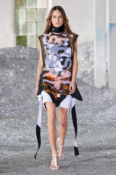 Look 7